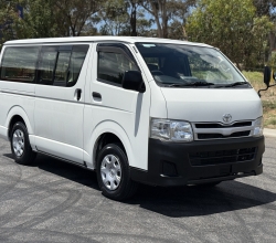 Toyota Hiace Diesel 2013